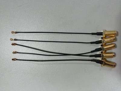 廠家低價(jià)直銷各類射頻連接線，深圳市鴻聯(lián)興科技助力通信設(shè)備零配件供應(yīng)